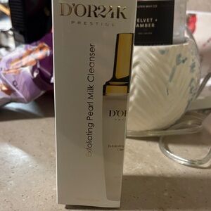 D'Or Skincare Exfoliating Pearl Milk Cleanser - White and Gold NIB $99